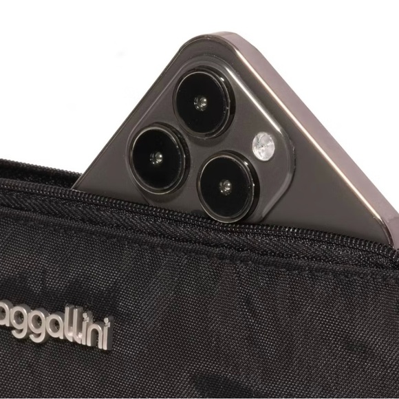 Baggallini Taupe Wristlet w Zipper Opening + 3 Card Slots with RFID Protection - Picture 6 of 7